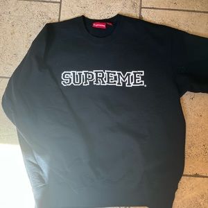 Supreme shattered logo crewneck